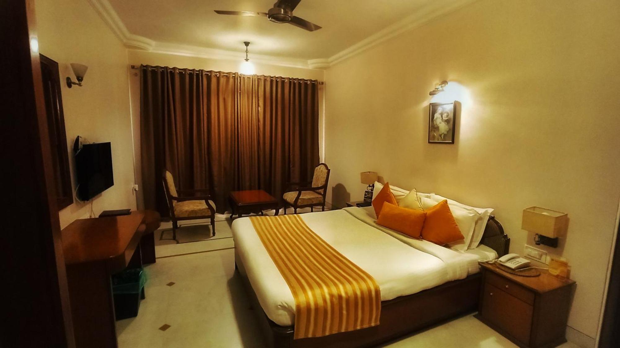 Kailash Parbat Hotel Lonavala Eksteriør bilde