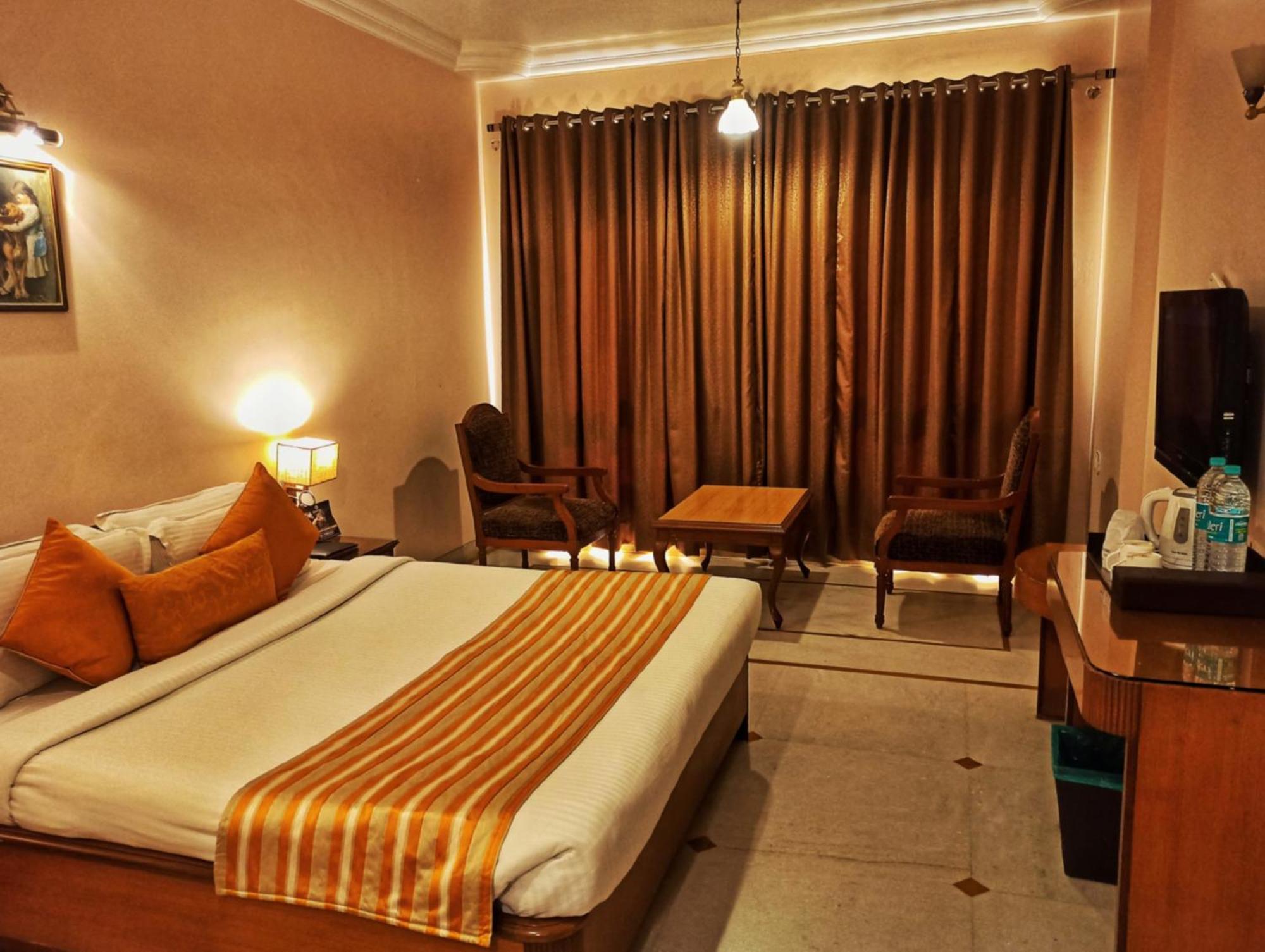Kailash Parbat Hotel Lonavala Eksteriør bilde