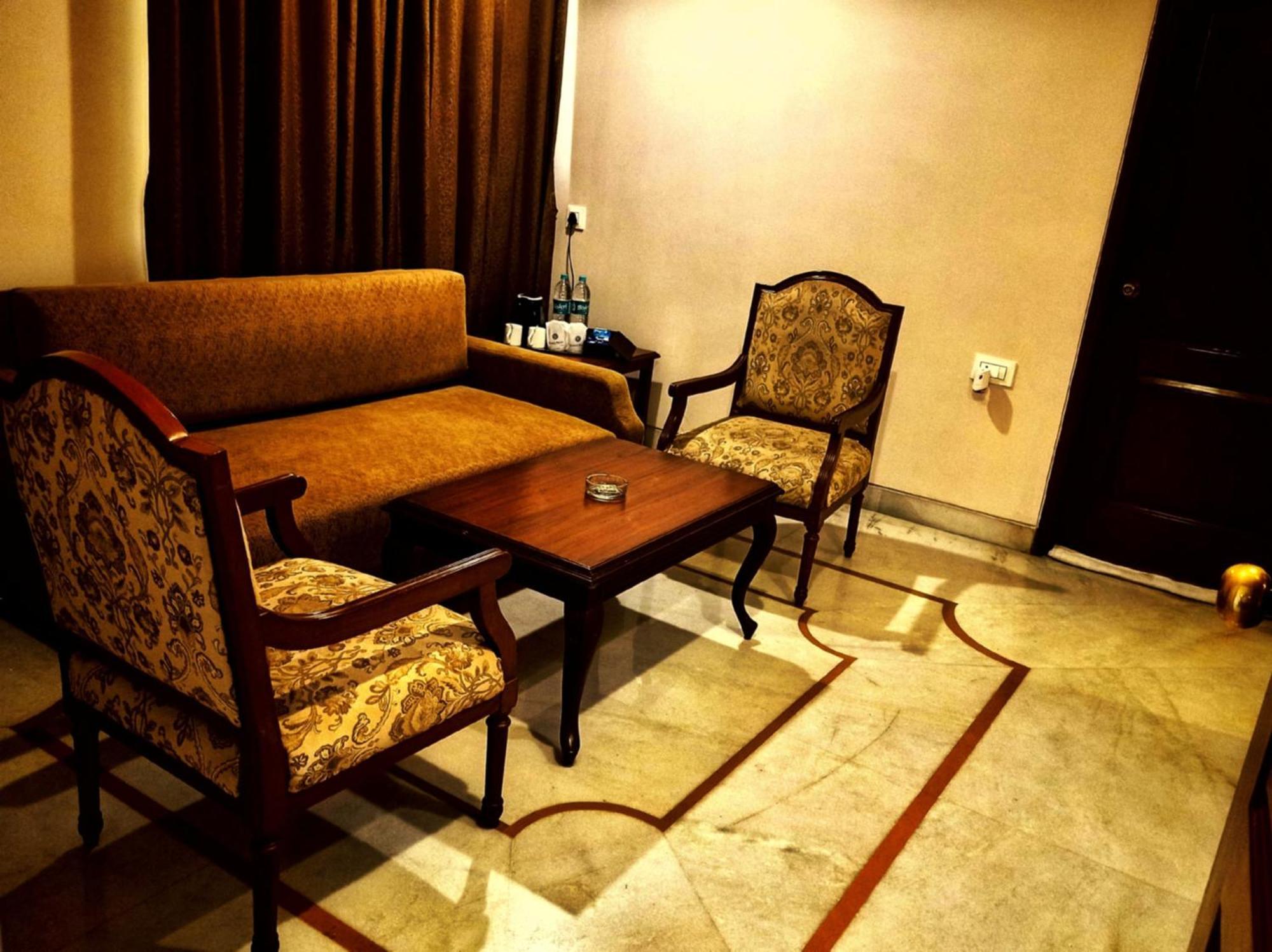 Kailash Parbat Hotel Lonavala Eksteriør bilde